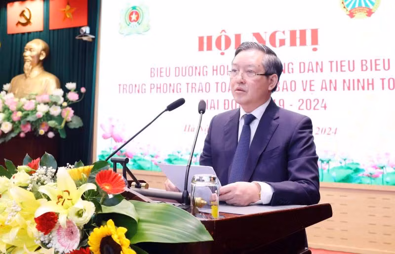 Đồng chí Lương Quốc Đoàn phát biểu khai mạc hội nghị. Đồng chí Lương Quốc Đoàn phát biểu khai mạc hội nghị.