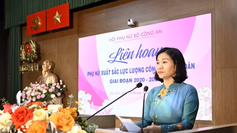 Chủ tịch Hội Liên hiệp Phụ nữ Việt Nam Nguyễn Thị Tuyến phát biểu tại sự kiện. Chủ tịch Hội Liên hiệp Phụ nữ Việt Nam Nguyễn Thị Tuyến phát biểu tại sự kiện.