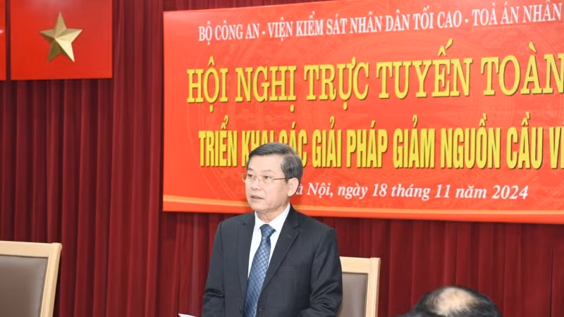 Chánh án Tòa án nhân dân Tối cao Lê Minh Trí phát biểu. Chánh án Tòa án nhân dân Tối cao Lê Minh Trí phát biểu.