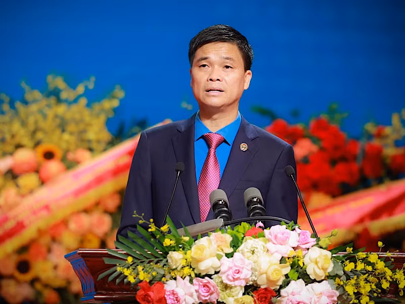 Phó Chủ tịch Tổng Liên đoàn Lao động Việt Nam, Chủ tịch Công đoàn Viên chức Việt Nam Ngọ Duy Hiểu phát biểu tại buổi lễ. Phó Chủ tịch Tổng Liên đoàn Lao động Việt Nam, Chủ tịch Công đoàn Viên chức Việt Nam Ngọ Duy Hiểu phát biểu tại buổi lễ.