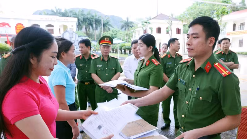 Đặc xá chỉ là bước khởi đầu trên con đường hướng thiện. Đặc xá chỉ là bước khởi đầu trên con đường hướng thiện.