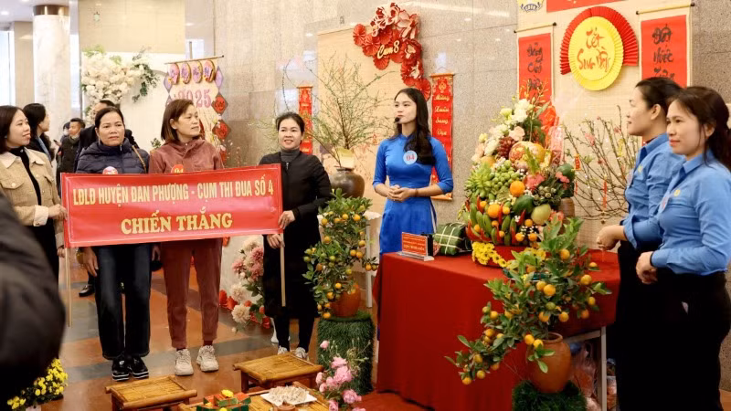 Thi trưng bày mâm ngũ quả. Thi trưng bày mâm ngũ quả.