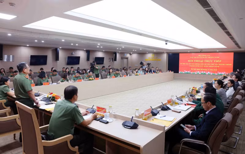 Toàn cảnh đối thoại. Toàn cảnh đối thoại.