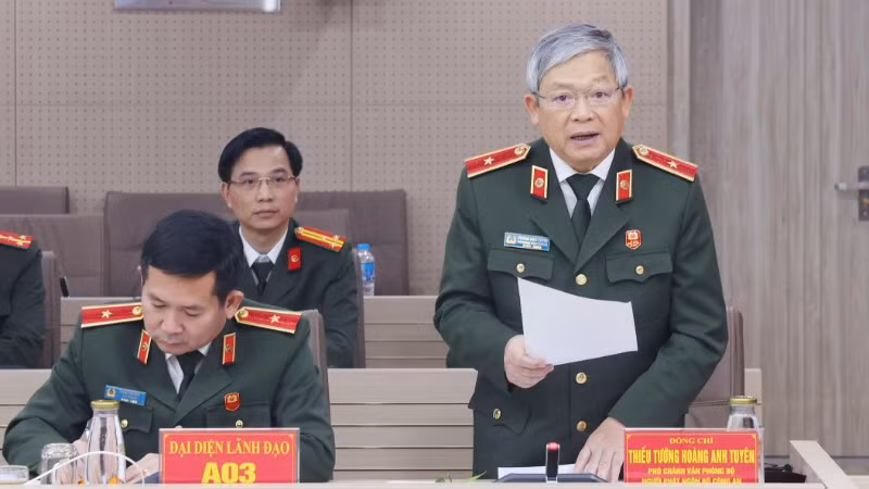 Thiếu tướng Hoàng Anh Tuyên trả lời một số câu hỏi báo chí quan tâm.