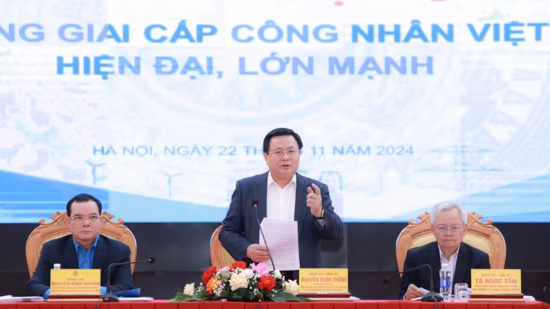 Giám đốc Học viện Chính trị Quốc gia Nguyễn Xuân Thắng phát biểu đề dẫn Hội thảo.