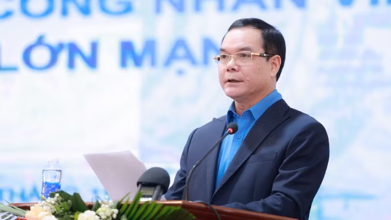 Chủ tịch Tổng Liên đoàn Lao động Việt Nam Nguyễn Đình Khang phát biểu khai mạc Hội thảo.