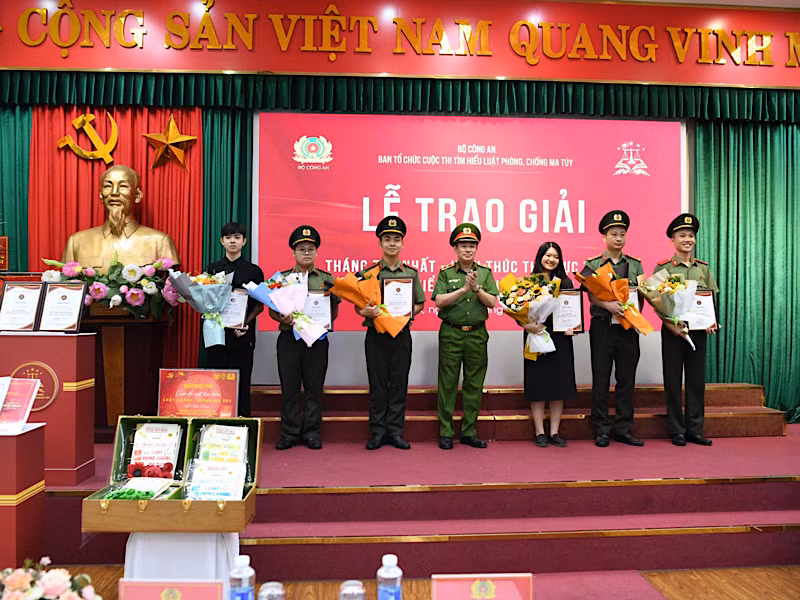 Các cá nhân đoạt giải.