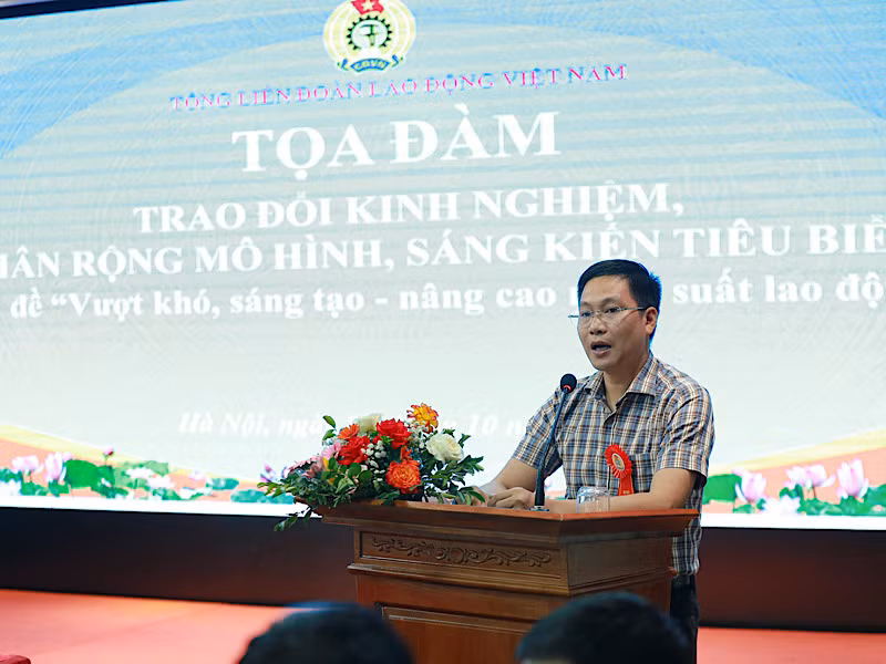 Đại biểu tham gia thảo luận.