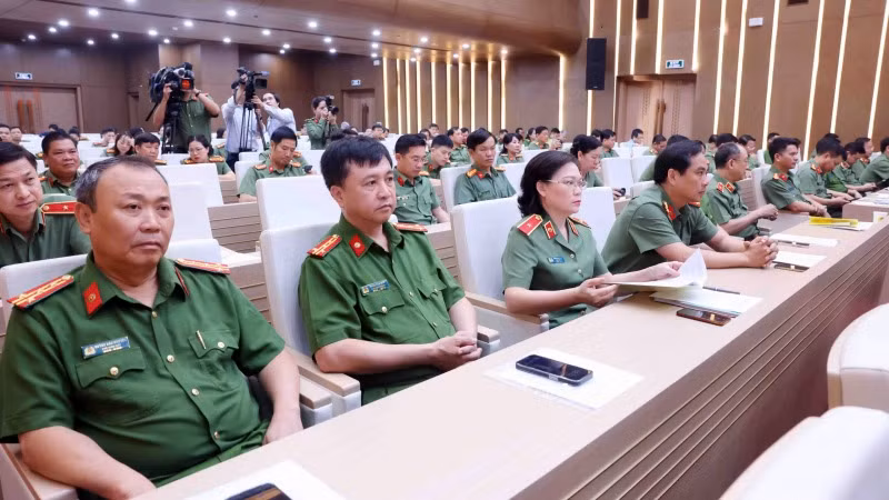Các đại biểu dự hội thảo. Các đại biểu dự hội thảo.