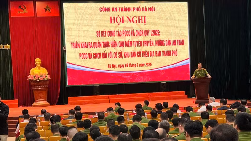 Toàn cảnh hội nghị.