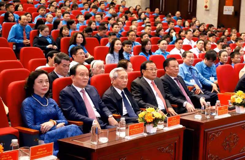 Các đại biểu dự đại hội.