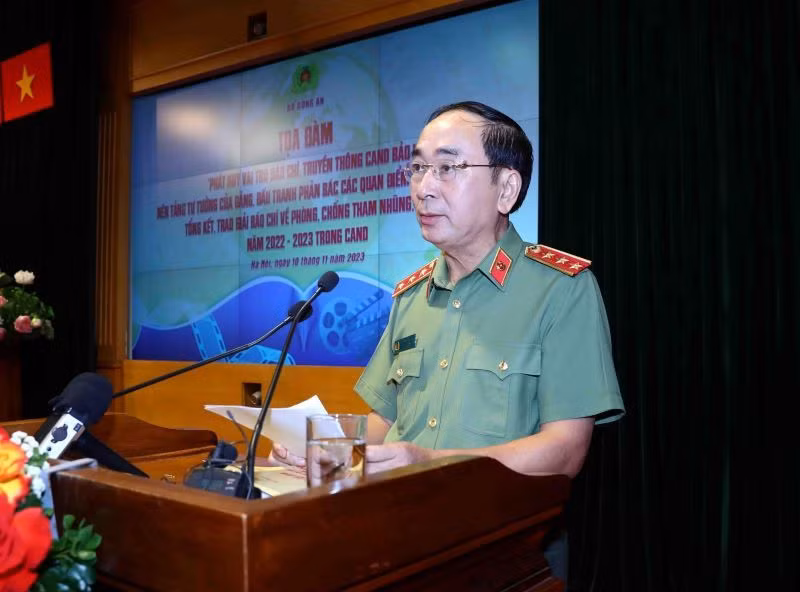 Thượng tướng Trần Quốc Tỏ phát biểu kết luận tọa đàm. Thượng tướng Trần Quốc Tỏ phát biểu kết luận tọa đàm.
