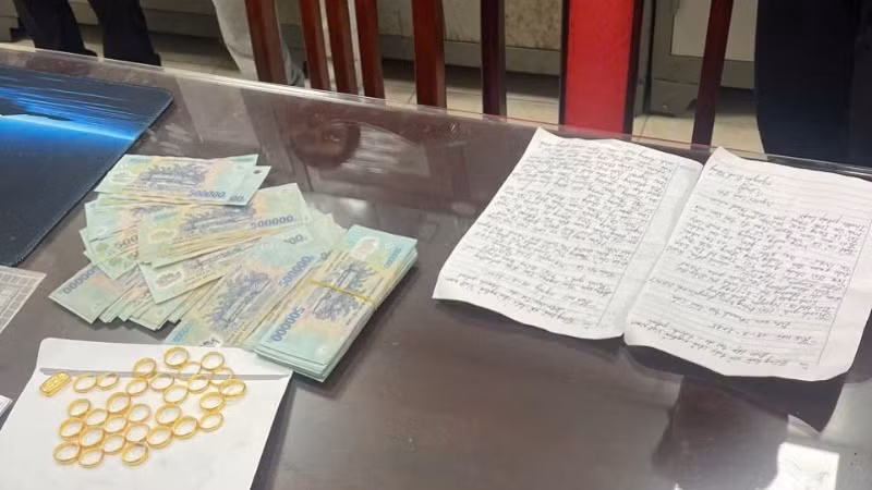 Tang vật thu giữ. Tang vật thu giữ.