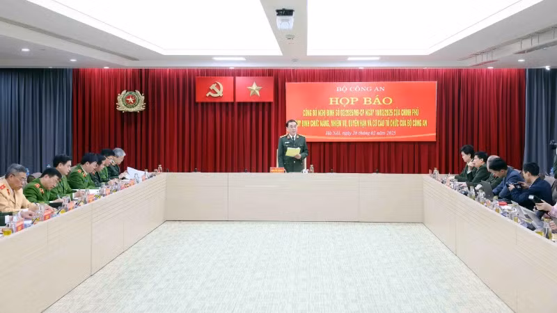 Toàn cảnh họp báo.