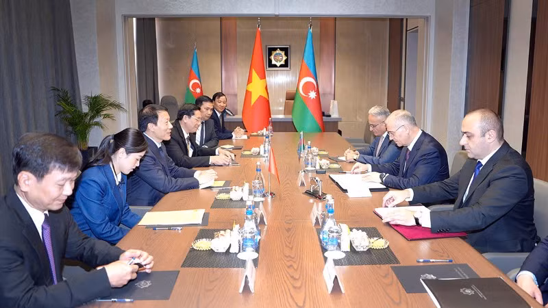 Bộ trưởng Lương Tam Quang hội đàm với Giám đốc cơ quan an ninh quốc gia Azerbaijan.