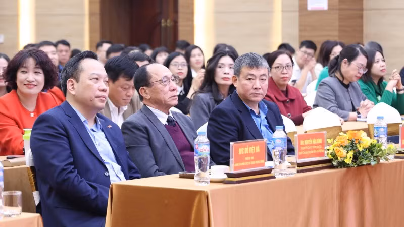 Các đại biểu tham dự hội nghị.