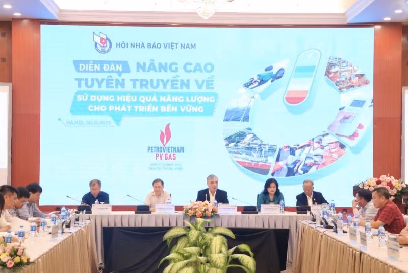Diễn đàn "Nâng cao tuyên truyền về sử dụng hiệu quả năng lượng cho phát triển bền vững".