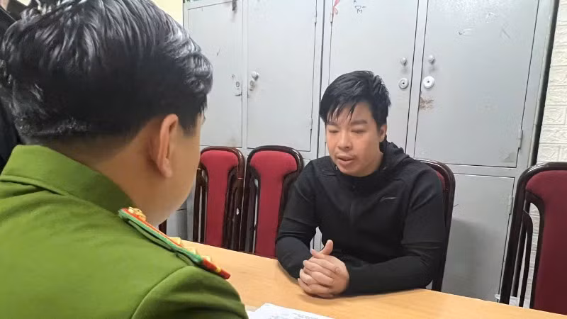 Đối tượng Đỗ Huy Hoàng tại cơ quan Công an. Đối tượng Đỗ Huy Hoàng tại cơ quan Công an.