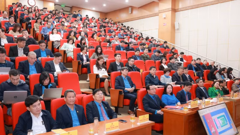 Các đại biểu dự hội nghị tại điểm cầu Tổng Liên đoàn Lao động Việt Nam.