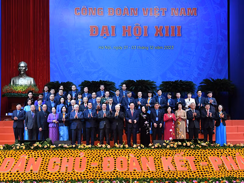 Tổng Bí thư Nguyễn Phú Trọng, Chủ tịch nước Võ Văn Thưởng, Chủ tịch Quốc hội Vương Đình Huệ và các đại biểu dự đại hội.