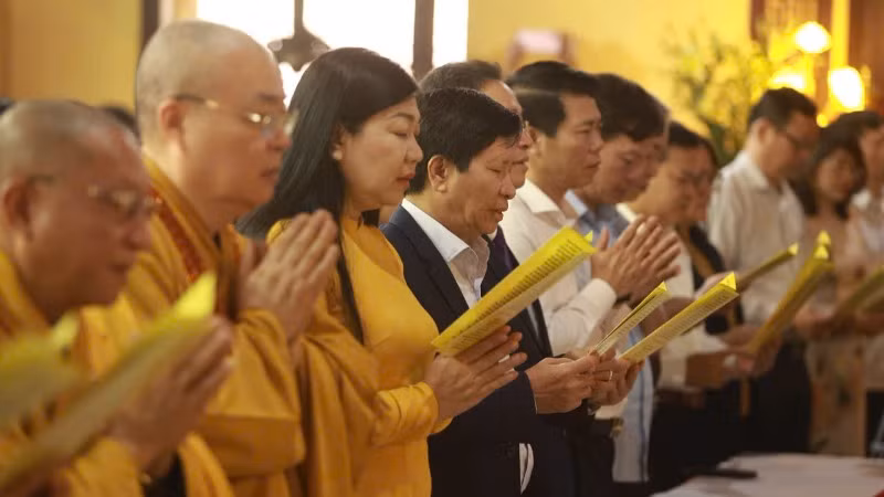 Các đại biểu tham dự đại lễ.