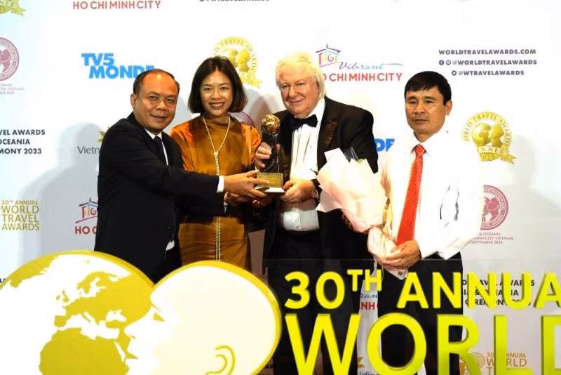 Vườn Quốc gia Cúc Phương được World Travel Awards (Giải thưởng du lịch Thế giới) bình chọn là "Vườn Quốc gia hàng đầu Châu Á". Vườn Quốc gia Cúc Phương được World Travel Awards (Giải thưởng du lịch Thế giới) bình chọn là "Vườn Quốc gia hàng đầu Châu Á".