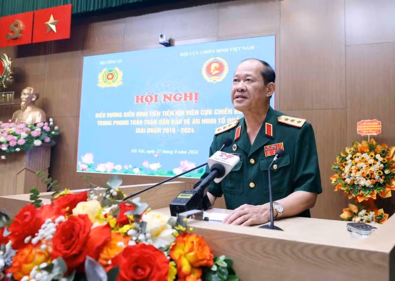 Thượng tướng Bế Xuân Trường phát biểu khai mạc. Thượng tướng Bế Xuân Trường phát biểu khai mạc.