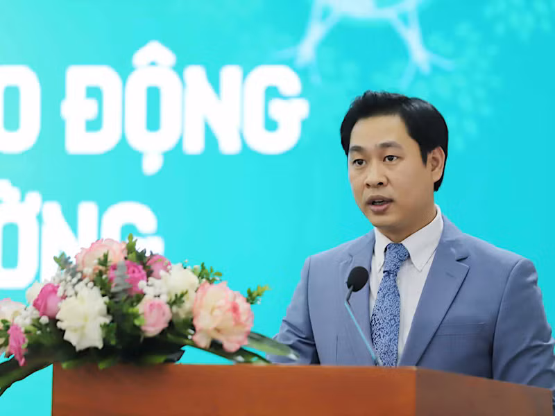 Phó Tổng biên tập Báo Lao động Nguyễn Đức Thành phát biểu khai mạc diễn đàn. Phó Tổng biên tập Báo Lao động Nguyễn Đức Thành phát biểu khai mạc diễn đàn.