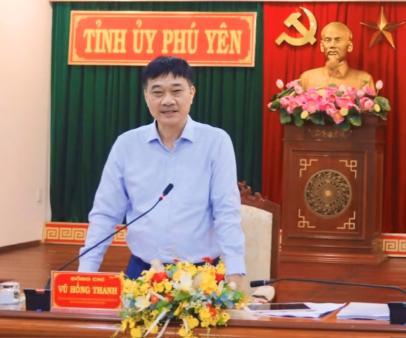 Đồng chí Vũ Hồng Thanh, Ủy viên Trung ương Đảng, Phó Chủ tịch Quốc hội, Phó Trưởng đoàn thường trực Đoàn Kiểm tra 1910 Bộ Chính trị phát biểu tại buổi làm việc. Đồng chí Vũ Hồng Thanh, Ủy viên Trung ương Đảng, Phó Chủ tịch Quốc hội, Phó Trưởng đoàn thường trực Đoàn Kiểm tra 1910 Bộ Chính trị phát biểu tại buổi làm việc.