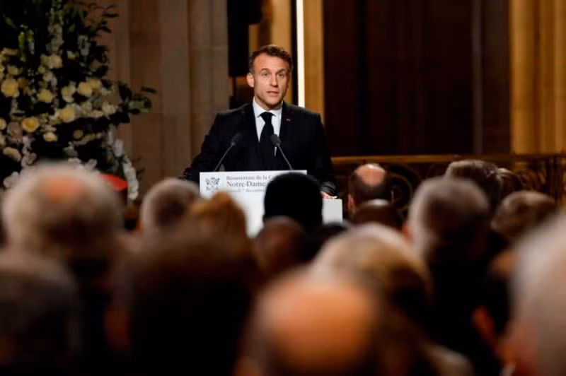 Tổng thống Emmanuel Macron nhấn mạnh: Với niềm hy vọng và quyết tâm, chúng ta đã đạt được mục tiêu xây dựng lại Nhà thờ Đức Bà trang hoàng hơn, đẹp đẽ hơn chỉ trong vòng hơn 5 năm. (Ảnh: Le Parisien)