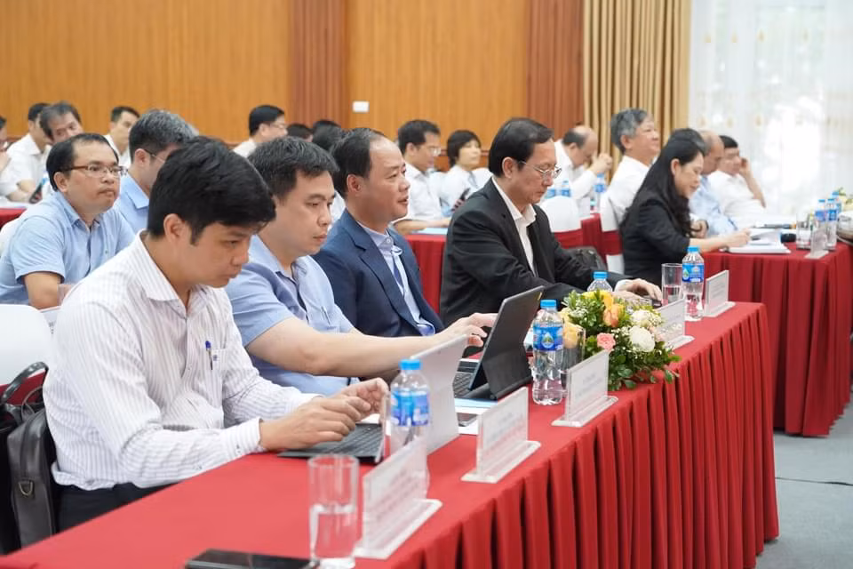 Các đại biểu dự hội thảo.