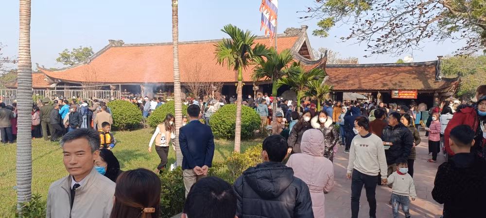 Lễ hội chùa Keo mùa xuân 2023 tại xã Duy Nhất (huyện Vũ Thư, tỉnh Thái Bình) thu hút đông du khách tới chiêm bái, vãn cảnh.