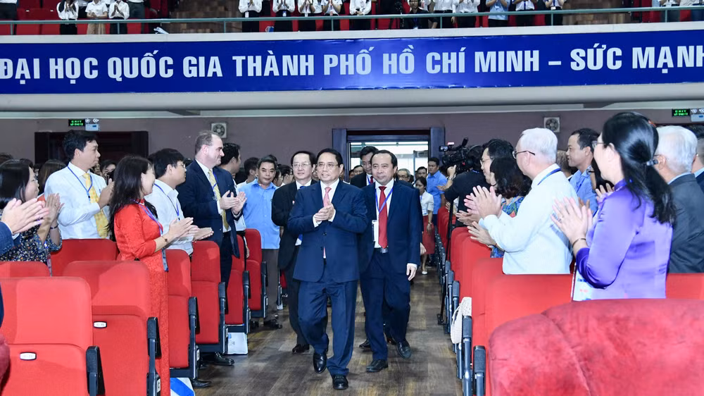 Thủ tướng Phạm Minh Chính đến dự Lễ khai khóa năm 2023 của Đại học Quốc gia Thành phố Hồ Chí Minh.