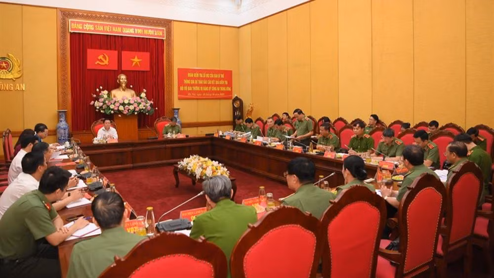 Toàn cảnh buổi làm việc.