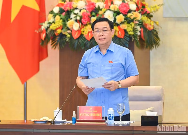 Bí thư Đảng đoàn Quốc hội, Chủ tịch Quốc hội Vương Đình Huệ phát biểu khai mạc hội nghị. (Ảnh Duy Linh) Bí thư Đảng đoàn Quốc hội, Chủ tịch Quốc hội Vương Đình Huệ phát biểu khai mạc hội nghị. (Ảnh Duy Linh)