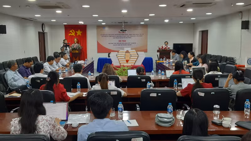 Quang cảnh hội thảo. Quang cảnh hội thảo.