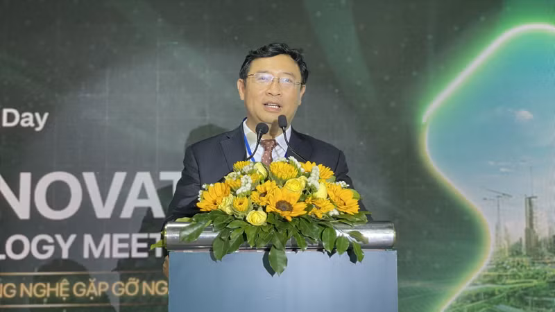 Ông Phạm Hồng Quất, Cục trưởng Cục Phát triển thị trường và doanh nghiệp khoa học và công nghệ phát biểu tại Ngày Đổi mới sáng tạo mở. Ông Phạm Hồng Quất, Cục trưởng Cục Phát triển thị trường và doanh nghiệp khoa học và công nghệ phát biểu tại Ngày Đổi mới sáng tạo mở.