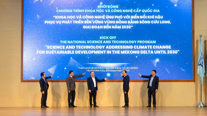 Khởi động chương trình “Khoa học và công nghệ ứng phó với biến đổi khí hậu phục vụ phát triển bền vững vùng đồng bằng sông Cửu Long, giai đoạn đến năm 2030”.