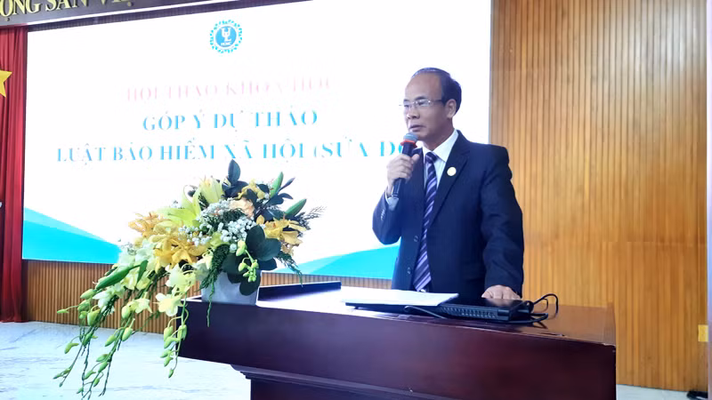 Phó Giáo sư, Tiến sĩ Vũ Văn Nhiêm, Chủ tịch Hội đồng Trường đại học Luật Thành phố Hồ Chí Minh phát biểu tại hội thảo. Phó Giáo sư, Tiến sĩ Vũ Văn Nhiêm, Chủ tịch Hội đồng Trường đại học Luật Thành phố Hồ Chí Minh phát biểu tại hội thảo.