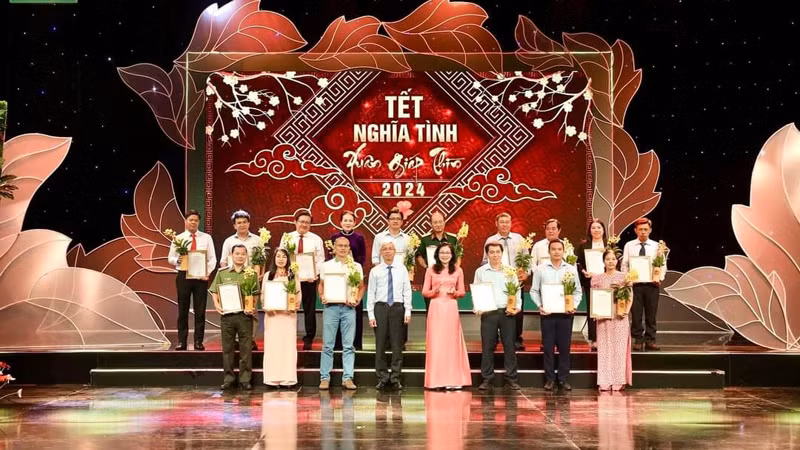 Các đơn vị, tổ chức, cá nhân ủng hộ tiền cho chương trình “Tết nghĩa tình - Xuân Giáp Thìn 2024”