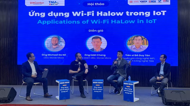 Các chuyên gia thảo luận và giải đáp thắc mắc của khách mời tại hội thảo.