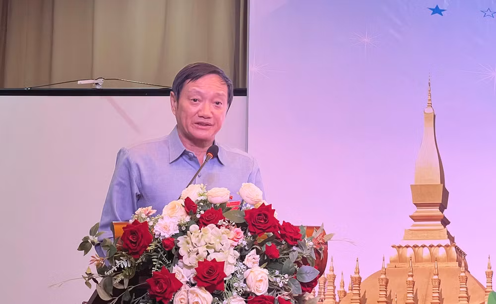 Đại sứ Việt Nam tại Lào Nguyễn Bá Hùng phát biểu tại Đại hội. (Ảnh: Trịnh Dũng) Đại sứ Việt Nam tại Lào Nguyễn Bá Hùng phát biểu tại Đại hội. (Ảnh: Trịnh Dũng)