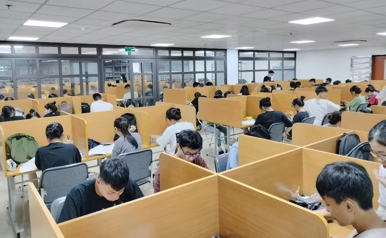 Thư viện tỉnh Thái Bình hiện có 6 phòng đọc trang bị hiện đại.