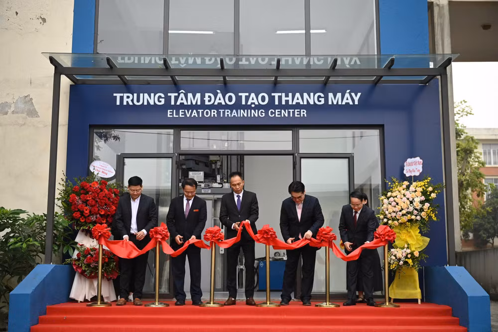 Trung tâm Đào tạo thang máy là kết quả của sự hợp tác chiến lược giữa VNEA và Đại học Thang máy Hàn Quốc (KLC-Korea Lift College). Trung tâm Đào tạo thang máy là kết quả của sự hợp tác chiến lược giữa VNEA và Đại học Thang máy Hàn Quốc (KLC-Korea Lift College).