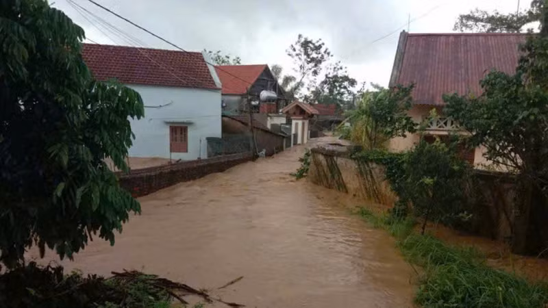 Nước tràn vào các khu dân cư trên địa bàn xã Đông hải, Tiên Yên. Nước tràn vào các khu dân cư trên địa bàn xã Đông hải, Tiên Yên.