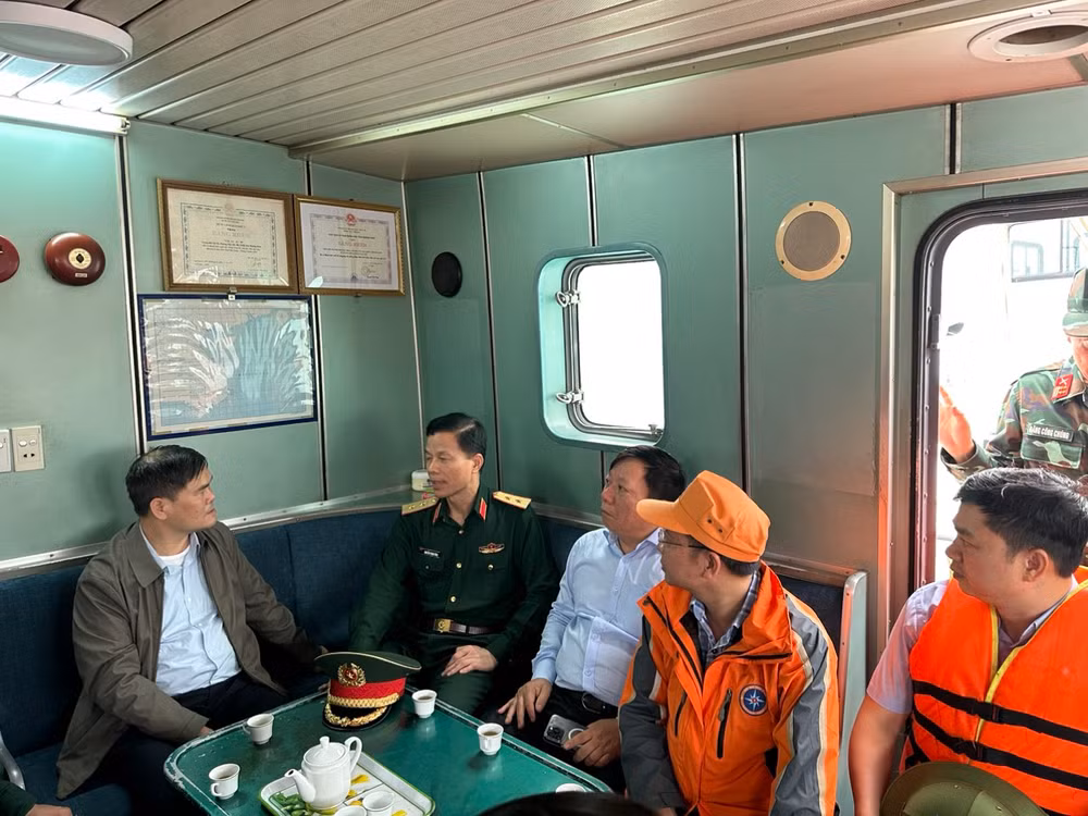 Sở Chỉ huy tại hiện trường chỉ đạo công tác tìm kiếm cứu nạn.