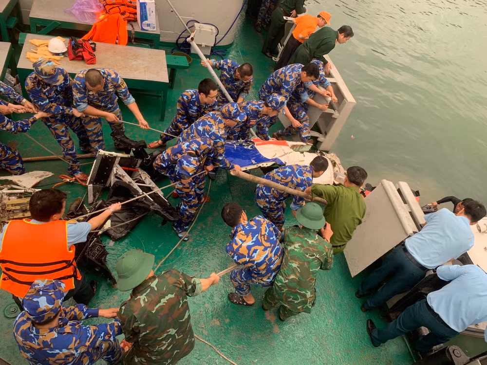 Trục vớt đuôi máy bay trực thăng.