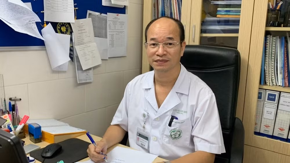 Phó Giáo sư, Tiến sĩ Đỗ Duy Cường, Giám đốc Trung tâm Bệnh Nhiệt đới, Bệnh viện Bạch Mai.