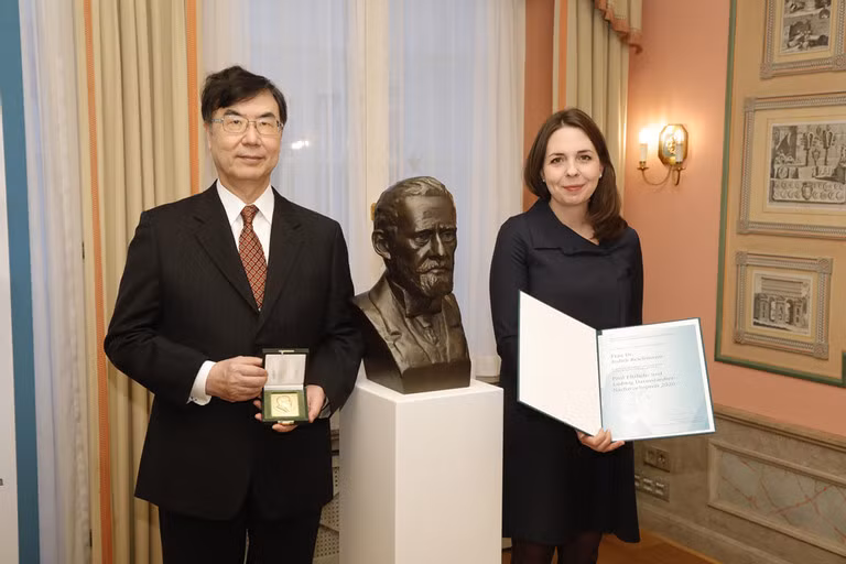 Giáo sư Shimon Sakaguchi (Chủ nhân Giải thưởng Paul Elrich và Ludwig Darmstaedter, giải thưởng mang tên nhà miễn dịch học vĩ đại người Đức Paul Elrich (1854-1915)) sẽ chia sẻ tại tọa đàm. (Ảnh: IFReC, Đại học Osaka) Giáo sư Shimon Sakaguchi (Chủ nhân Giải thưởng Paul Elrich và Ludwig Darmstaedter, giải thưởng mang tên nhà miễn dịch học vĩ đại người Đức Paul Elrich (1854-1915)) sẽ chia sẻ tại tọa đàm. (Ảnh: IFReC, Đại học Osaka)