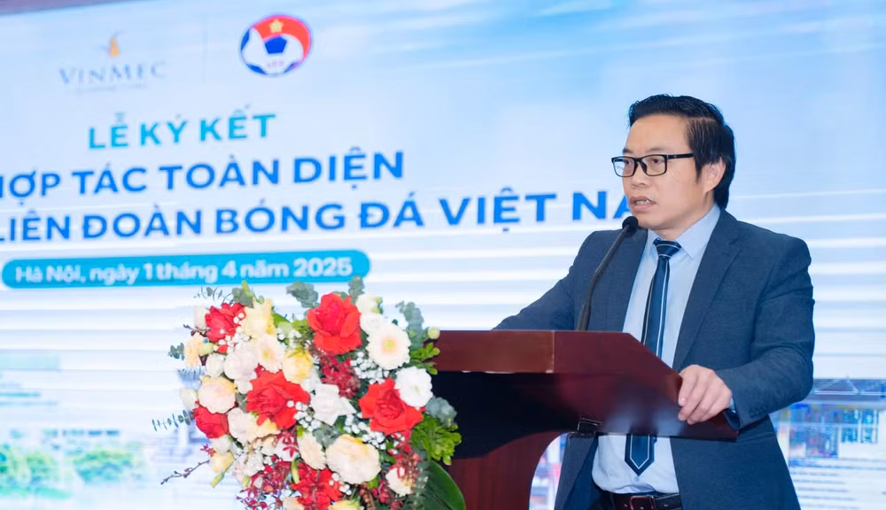 Giáo sư, Tiến sĩ Trần Trung Dũng, Giám đốc Trung tâm Chấn thương chỉnh hình và Y học thể thao khẳng định sẽ chăm sóc tốt nhất cho các vận động viên thể thao nước nhà. Giáo sư, Tiến sĩ Trần Trung Dũng, Giám đốc Trung tâm Chấn thương chỉnh hình và Y học thể thao khẳng định sẽ chăm sóc tốt nhất cho các vận động viên thể thao nước nhà.